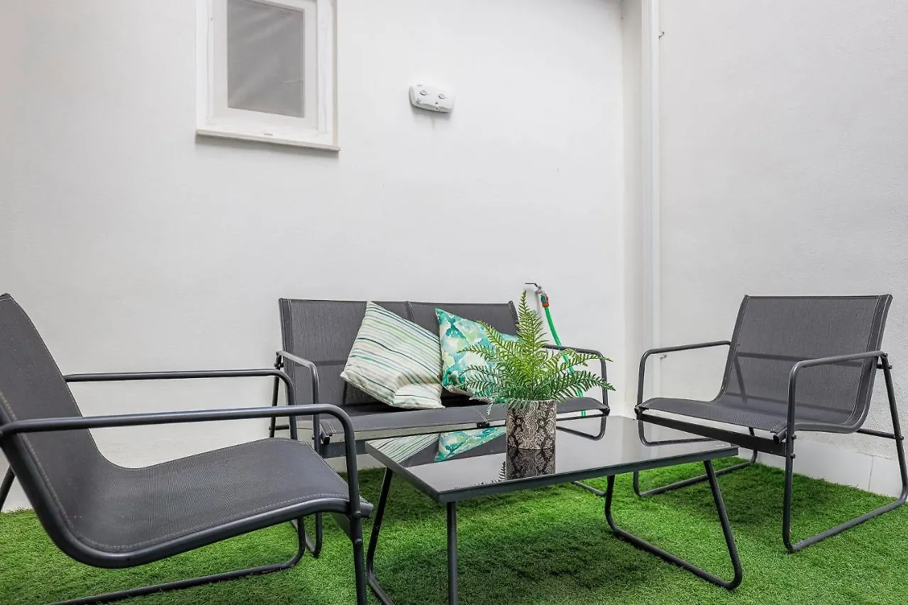 Minimalismo De Vanguardia Con Altas Calidades 1 Br Seville 0*,  Spain